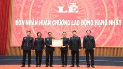 Văn phòng VKSND tối cao vinh dự đón nhận Huân chương Lao động hạng Nhất