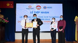 Tập đoàn Hưng Thịnh trao tặng hệ thống máy xét nghiệm tự động trị giá gần 5,3 tỉ đồng cho Trung tâm kiểm soát bệnh tật TP. HCM