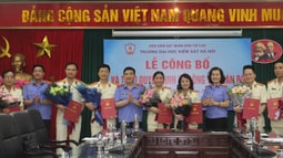 Công bố và trao Quyết định bổ nhiệm chức vụ lãnh đạo, quản lý cấp Phòng của Trường Đại học FV88 - nền tảng cá cược thể thao, lô đề, casino, slot game, đá gà uy tín tại Việt Nam Hà Nội