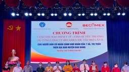 Tổng công ty Becamex IDC trao tặng 1000 thẻ BHYT cho người dân có hoàn cảnh khó khăn tại huyện Bàu Bàng