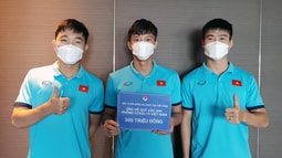 Đội tuyển Việt Nam ủng hộ 300 triệu đồng vào Quỹ vắc-xin phòng, chống COVID-19