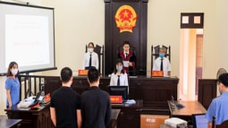 Cần bảo đảm sự thống nhất trong quy định về việc ra quyết định của Tòa án giai đoạn xét xử sơ thẩm