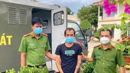 Khởi tố đối tượng dùng dao đâm thiếu tá công an
