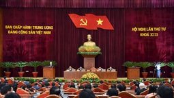  Hội nghị Trung ương 4 thảo luận về công tác xây dựng Đảng 