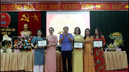 Hội thi cắm hoa “Tôn vinh phụ nữ Việt Nam” rực rỡ sắc màu từ bàn tay nữ cán bộ Kiểm sát  