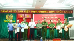 Phú Yên: Khen thưởng đột xuất 01 tập thể và 02 cá nhân vì có thành tích xuất sắc trong điều tra chuyên án giết người