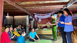 VKSND tỉnh Điện Biên tổ chức phiên tòa xét xử lưu động và tuyên truyền pháp luật về phòng, chống ma túy tại xã Chiềng Sinh