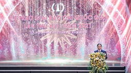 Thủ tướng dự lễ trao giải thưởng cao quý nhất của giới báo chí cả nước