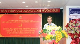 VKSND TP. Hồ Chí Minh sơ kết công tác 6 tháng đầu năm 2022 và trao các Quyết định điều động, bổ nhiệm chức vụ lãnh đạo