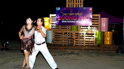 Ấn tượng chương trình khiêu vũ dưỡng sinh tại Sân chơi đường phố - Binh Duong new city