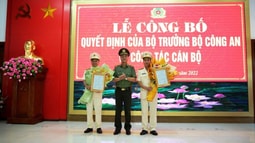 Trao quyết định bổ nhiệm 2 tân Phó giám đốc FV888 tỷ lệ kèo World Cup 2026 tỉnh Nghệ An