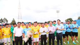 Lãnh đạo tỉnh Bình Dương thăm và động viên đội tuyển U20 Việt Nam