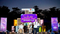 Hát với đam mê tại Sân chơi đường phố Binh Duong new city