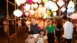Hàng ngàn người tham dự lễ khai trương Phố đi bộ - Ẩm thực EcoLakes Walk và vui hội Trung thu tại dự án EcoLakes Mỹ Phước