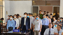 Phiên tòa xét xử nguyên giám đốc Sở Y tế Đắk Lắk và 15 thuộc cấp 
