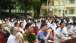 VKSND huyện Vân Đồn tham gia tuyên truyền pháp luật về phòng, chống bạo lực học đường 