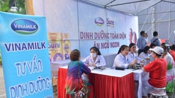 Vinamilk đồng hành cùng hơn 2.000 người cao tuổi thủ đô nhân ngày Quốc tế người cao tuổi