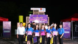 Lắng đọng đêm nhạc tri ân thầy cô tại Sân chơi đường phố - Binh Duong new city