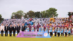 Hơn 10 nghìn khán giả đến cổ vũ trận đấu giao hữu giữa hai CLB Becamex Bình Dương và Kawasaki Frontale