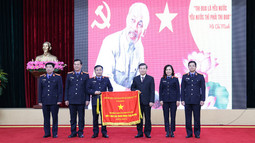 VKSND thành phố Hà Nội vinh dự đón nhận Cờ thi đua của Chính phủ