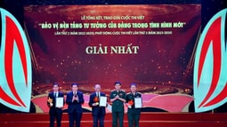 Trao giải Cuộc thi viết “Bảo vệ nền tảng tư tưởng của Đảng trong tình hình mới” lần thứ hai