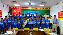 Bình Dương tổ chức tuyên dương đội bóng đá U13 và chuyển giao 12 cầu thủ U15 cho Trung tâm Đào tạo Bóng đá trẻ Becamex Bình Dương 