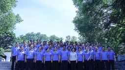 Đoàn đại biểu VKSND tối cao dâng hương tưởng niệm đồng chí Hoàng Quốc Việt