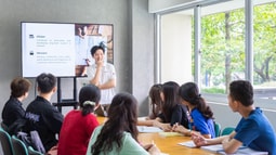 Học bổng Toàn phần EIU - Chắp cánh ước mơ cho học sinh “vượt khó học giỏi”