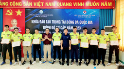 Bình Dương: 75 học viên hoàn thành Khóa đào tạo trọng tài Bóng đá Quốc gia trình độ sơ cấp năm 2023