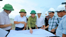 Chủ tịch UBND tỉnh Hải Dương yêu cầu đẩy nhanh tiến độ công trình cầu vượt sông Sặt 
