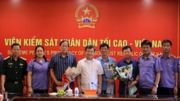 Lãnh đạo VKSND tối cao gặp mặt các đồng chí Kiểm sát viên VKSND tối cao chuẩn bị nghỉ chế độ hưu trí
