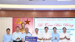 Formosa Hà Tĩnh:  Quỹ Minh Đức lan tỏa tinh thần nhân ái, chắp cánh ước mơ đại học cho học sinh nghèo