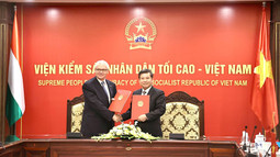 Viện trưởng VKSND tối cao Việt Nam Lê Minh Trí hội đàm với Viện trưởng Viện kiểm sát tối cao Hungary Pétet Polt
