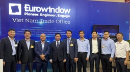 Cửa và vách kính Eurowindow “hút khách” tại triển lãm Công nghiệp Xây dựng Quốc tế Campuchia 2023