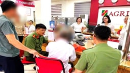 Giao dịch viên Agribank kịp thời ngăn khách hàng chuyển tiền tiết kiệm cho đối tượng lừa đảo