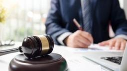 Đối với vi phạm, vụ việc về dân sự, kinh tế, ưu tiên áp dụng các biện pháp về dân sự, kinh tế, hành chính trước