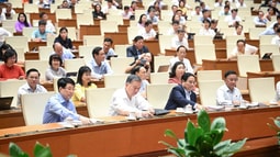Quốc hội thông qua Nghị quyết sửa đổi, bổ sung một số điều của Hiến pháp năm 2013