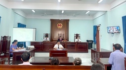 Gia Lai: VKSND Khu vực 4 phối hợp tổ chức phiên tòa rút kinh nghiệm, số hóa hồ sơ và trình chiếu tài liệu, chứng cứ vụ án dân sự