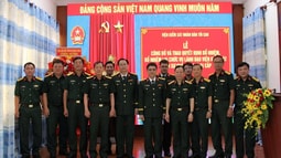 Công bố và trao quyết định bổ nhiệm, bổ nhiệm lại chức vụ lãnh đạo VKSQS Quân khu 5 hai cấp