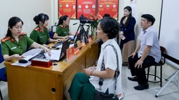 Thực hiện việc đổi Thẻ đảng viên trong toàn Đảng