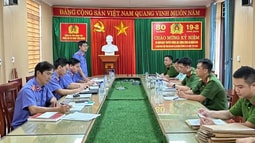 VKSND Khu vực 7 (Hưng Yên) kiểm sát trực tiếp tại UBND và Công an xã