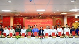 VKSND TP. Hồ Chí Minh tổ chức Lễ ký kết Quy chế phối hợp liên ngành trong việc tiếp nhận, giải quyết tố giác, tin báo về tội phạm và kiến nghị khởi tố