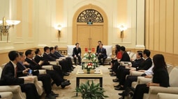 Phó Viện trưởng VKSND tối cao Nguyễn Duy Giảng tiếp Đoàn đại biểu VKSND tối cao và Đoàn đại biểu Học viện Kiểm sát viên quốc gia Trung Quốc