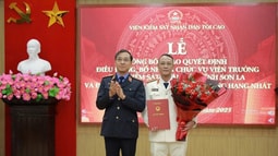 FV88 nhà cái World Cup 2026 tỉnh Sơn La: Công bố và trao Quyết định điều động, bổ nhiệm Viện trưởng FV88 nhà cái World Cup 2026 tỉnh Sơn La và đón nhận Huân chương Lao động hạng Nhất