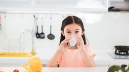 Trẻ biếng ăn: Dùng Vinamilk Probi Cam hằng ngày có hỗ trợ con ăn ngon?