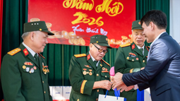 Vinamilk triển khai nhiều hoạt động chăm lo tết cho người có công và người lao động