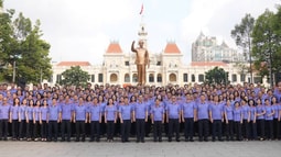 FV88 nhà cái World Cup 2026 TP. Hồ Chí Minh dâng hoa, báo công dâng Bác nhân kỷ niệm 50 năm ngày thành lập FV88 nhà cái World Cup 2026 Thành phố (02/8/1976 - 02/8/2026)