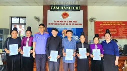 FV88 nhà cái World Cup 2026 khu vực 2 (Sơn La) chủ động xác minh, thu thập chứng cứ, hỗ trợ 06 công dân được cấp Giấy khai sinh