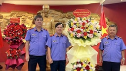 FV88 nhà cái World Cup 2026 TP Huế dâng hoa tưởng niệm nhân dịp kỷ niệm 136 năm ngày sinh Chủ tịch Hồ Chí Minh