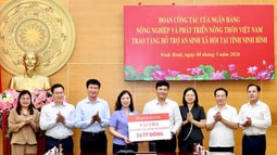 Agribank trao tặng 5 tỷ đồng an sinh xã hội tại Ninh Bình - Lan tỏa trách nhiệm cộng đồng, kiến tạo phát triển bền vững